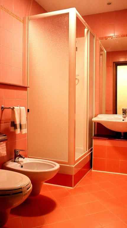 Hotel Italia Carmagnola Quarto foto