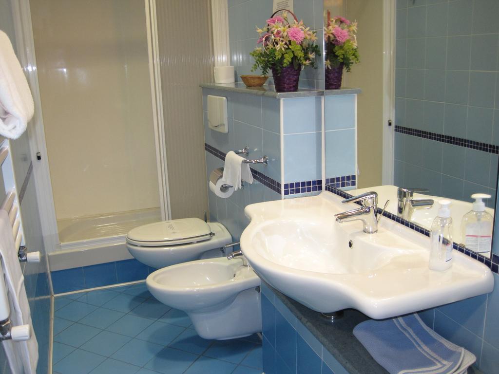 Hotel Italia Carmagnola Quarto foto